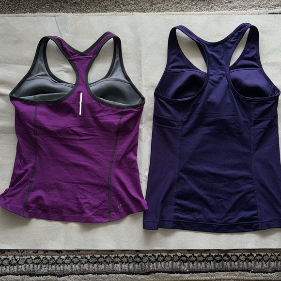 Nike Racerback Tank Tops W/ Built In Bra Bundle of Two Sze Medium - Picture 13 of 15